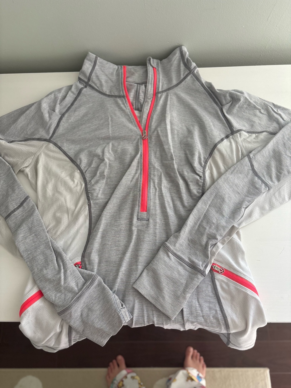 lululemon athletica Gray Half-Zip Pullover with Pink Zipper Accents size 6/8